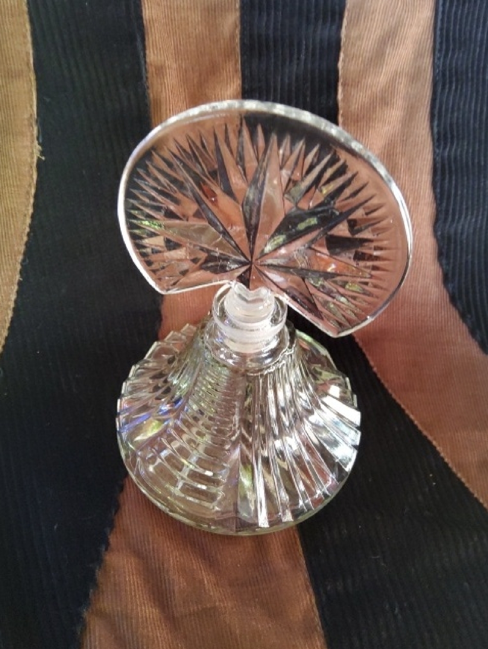 Vintage Art Deco Pressed Glass Perfume Bottle Fan-shaped Starbust Stopper.